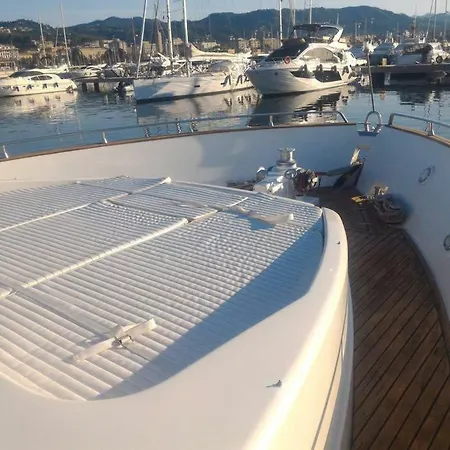 5 Terre Luxury Yacht Boat&breakfast&charter Πλωτό κατάλυμα Λα Σπέτσια