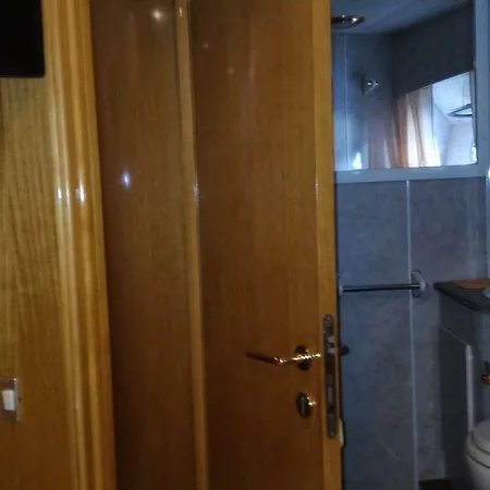 5 Terre Luxury Yacht Boat&breakfast&charter Πλωτό κατάλυμα *