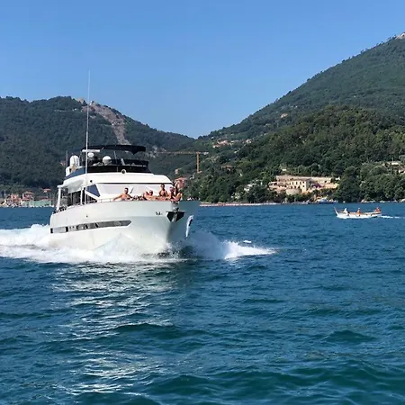 5 Terre Luxury Yacht Boat&breakfast&charter Πλωτό κατάλυμα Λα Σπέτσια
