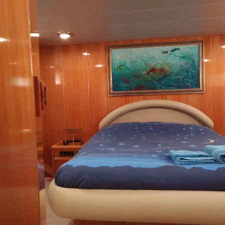 5 Terre Luxury Yacht Boat&breakfast&charter *